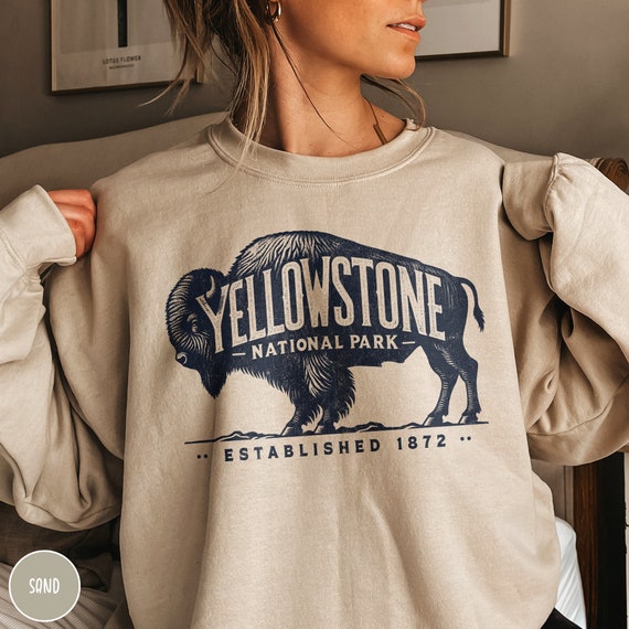 Yellowstone National Park Sweatshirt Buffalo Sweatshirt Vintage National Parks Sweater Wyoming Montana Shirt Western Cowboy Cowgirl Crewneck