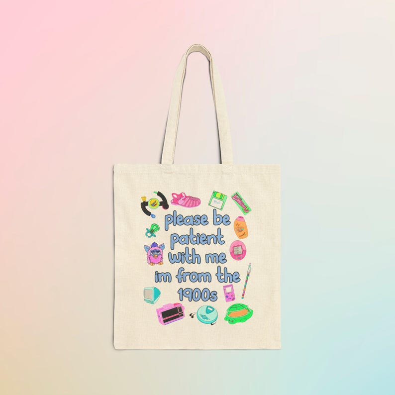 Bolsa de mano "Soy de los años 1900", divertida bolsa nostálgica de los años 2000, bolsa con memes de la generación del milenio, regalo estético para ella, cumpleaños retro vintage de los años 30, niño de los años 90 imagen 2