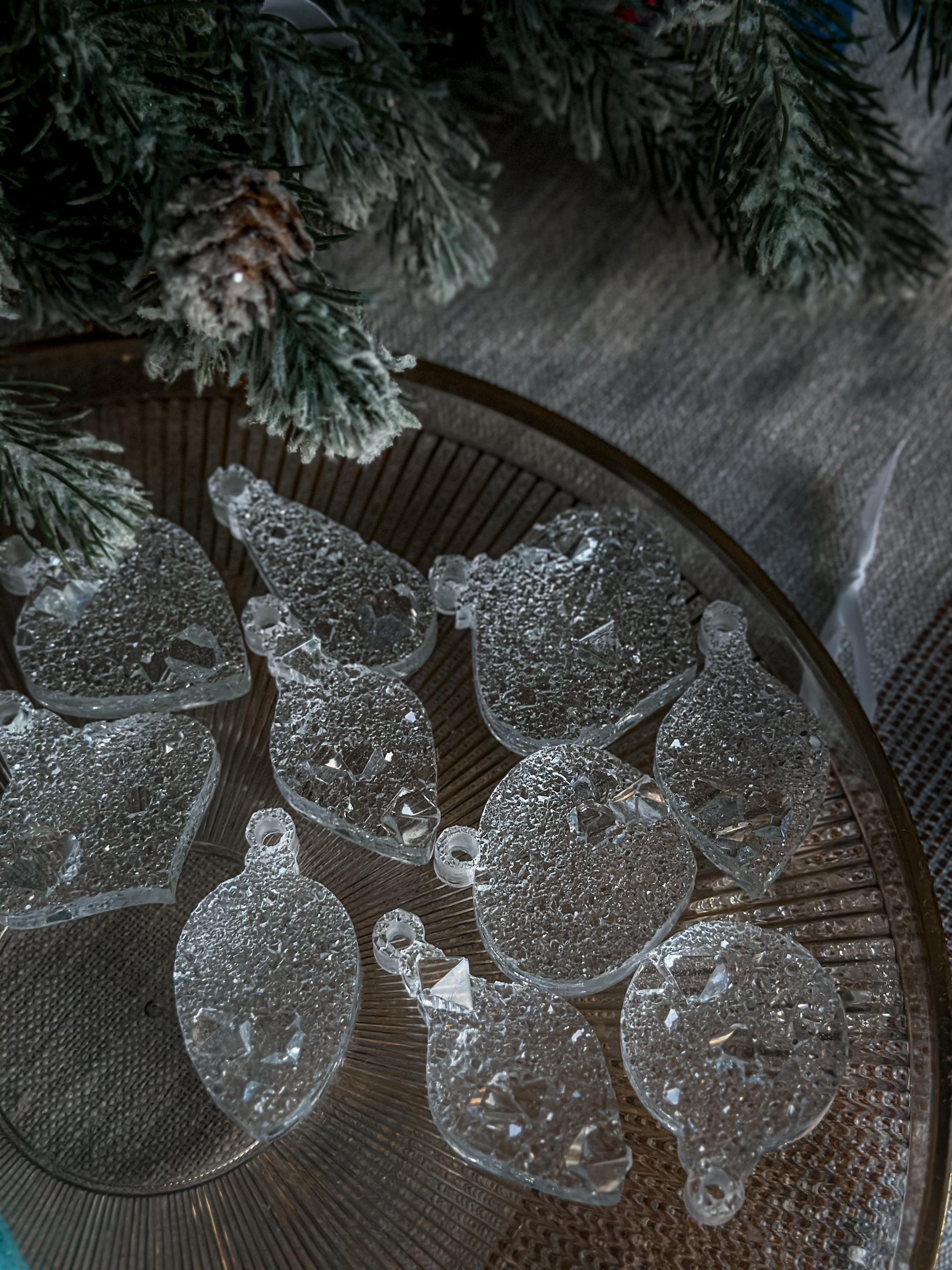 キラキラ輝く樹脂製クリスマスツリーオーナメント：ウィンター