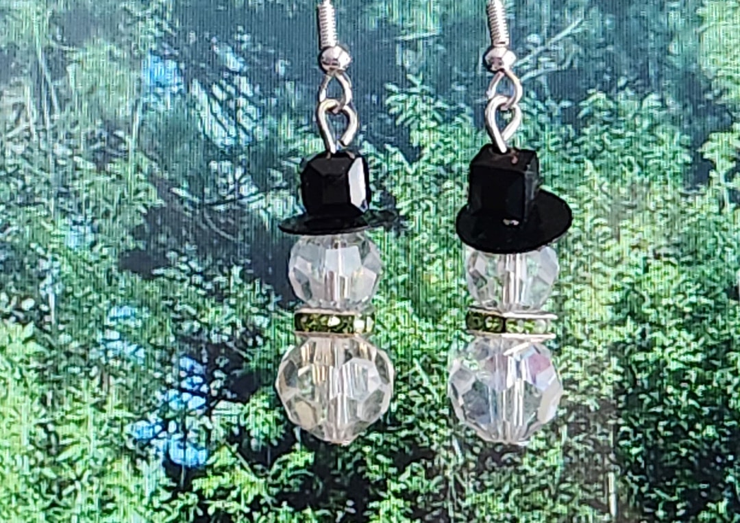 Snowman Bead Earrings, Green Crystal Scarf, Fun Novelty Snowy Earrings