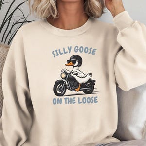 Funny Goose Sweatshirt, Silly Goose Shirt, Goose On The Loose Gift, Retro Crewneck, Gag Gift, Goose Lover Sweater, Meme Shirt, Woman Gift