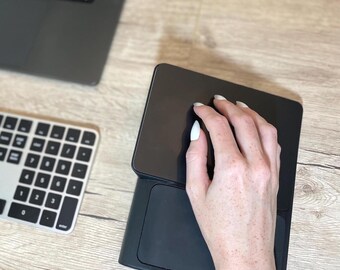 人間工学に基づいたMagic Trackpadスタンド | 20度の角度で手首の負担