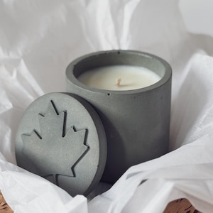 Customizable Concrete Soy Candle with Wooden Wick | Choose Your Scent & Color | Handcrafted Cement Jar | Eco-Friendly Gift