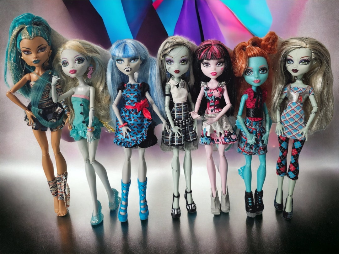 Monster high doll sale lot
