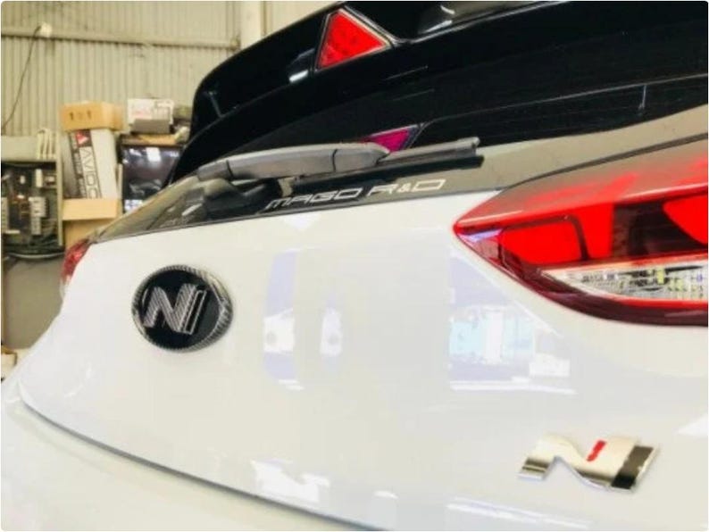 Carbon Fiber Tailgate Emblem Decal For Honda Civic 2016-2021 - Red Sticker