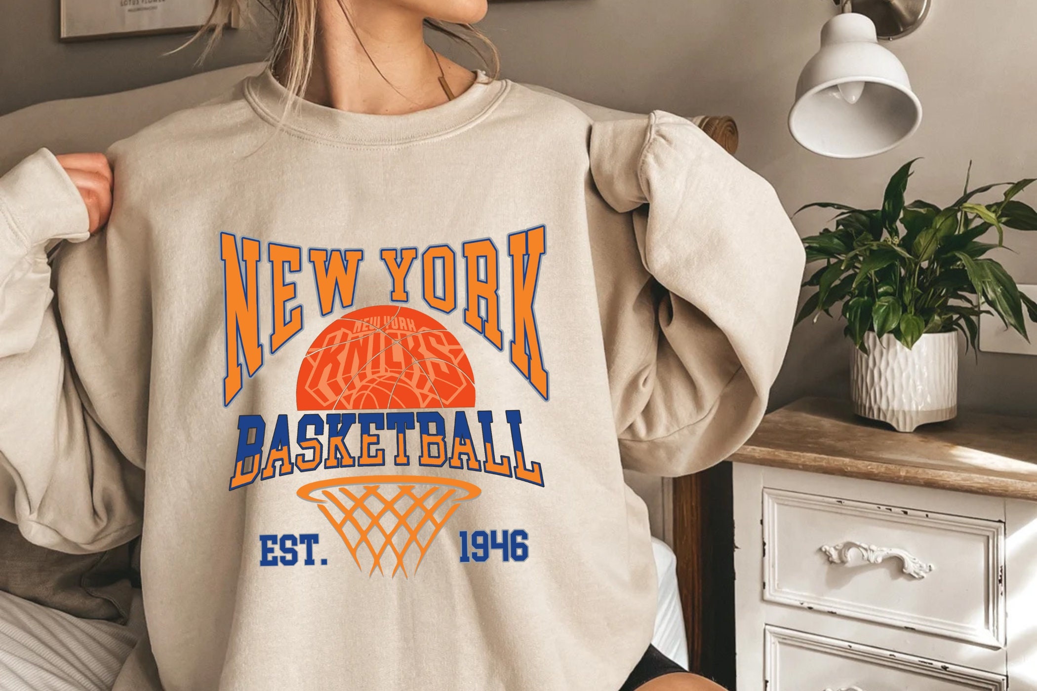 N€W York Knicks Varsity Crewneck Sweatshirt  Vintage Knicks Shirt, Knicks  Basketball Sweater, Unisex Knicks Gift, Retro NY Knicks Pullover Designed &  Sold By Tring Tee