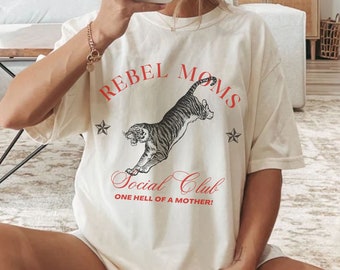 Oversized Vintage Rebel Mom Social Club Tshirt, Retro Tshirt, Baggy Fit Graphic Tee, Vintage Tshirt, Moms Day Gift, Mother Day, Mom Tshirt