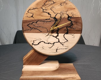 Walnoot / esdoornhouten bureau / pendule