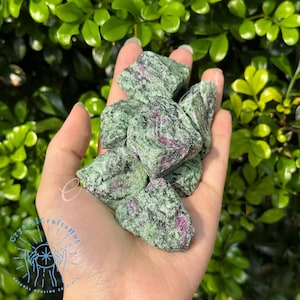 Natural Ruby Zoisite Raw Stones Rough Ruby Zoisite Quartz Crystal Gemstones Rock Crystal Raw Crystal Best DIY Gift Raw Stones for Jewelry