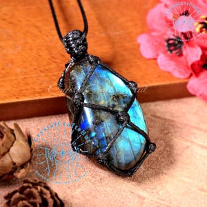 Raw Labradorite Wrapped Pendant Necklace Labradorite Jewelry Natural Blue Gemstone Necklace Adjustable Unisex Labradorite Choker +Gift Pouch