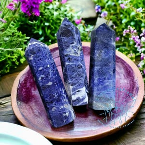 Natürlicher Sodalith Punkt Turm Blauer Sodalith Quarz Obelisk Kristall Zauberstab Kristall Meditation Werkzeug Yoga Geschenk für Mutter Schwester Frau Papa Freunde