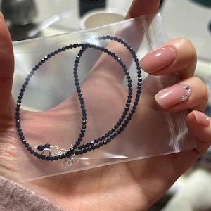 AAA + Obsidian Stein Zarte Halskette 2 MM Kleine Schwarze Edelstein Perlen Zierliche Choker Natürliche Schwarze Obsidian Minimalist Choker Kristall Geschenk Bild 5