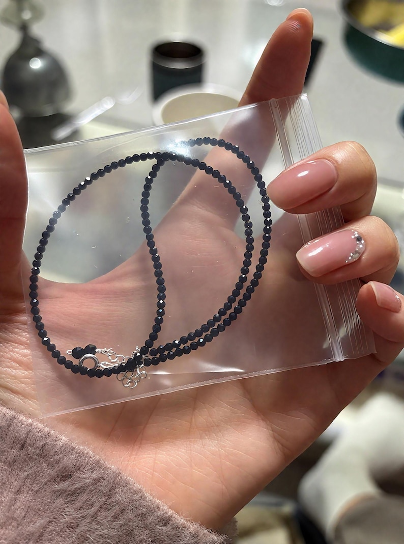 AAA + Obsidian Stein Zarte Halskette 2 MM Kleine Schwarze Edelstein Perlen Zierliche Choker Natürliche Schwarze Obsidian Minimalist Choker Kristall Geschenk Bild 5