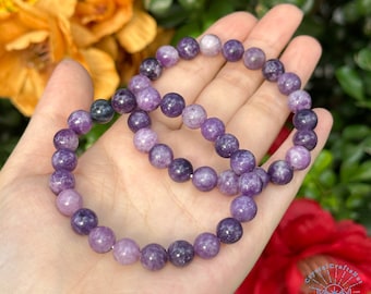 Pulsera de piedra lepidolita, pulsera elástica de cristal de gema púrpura de 8 mm (bolsa de regalo)