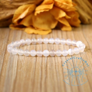 White Agate Stretch Bracelet 4mm Agate Gemstone Beaded Bracelet White Crystal Minimalist Bracelet Yoga Gift for Mom Sister Wife Friends