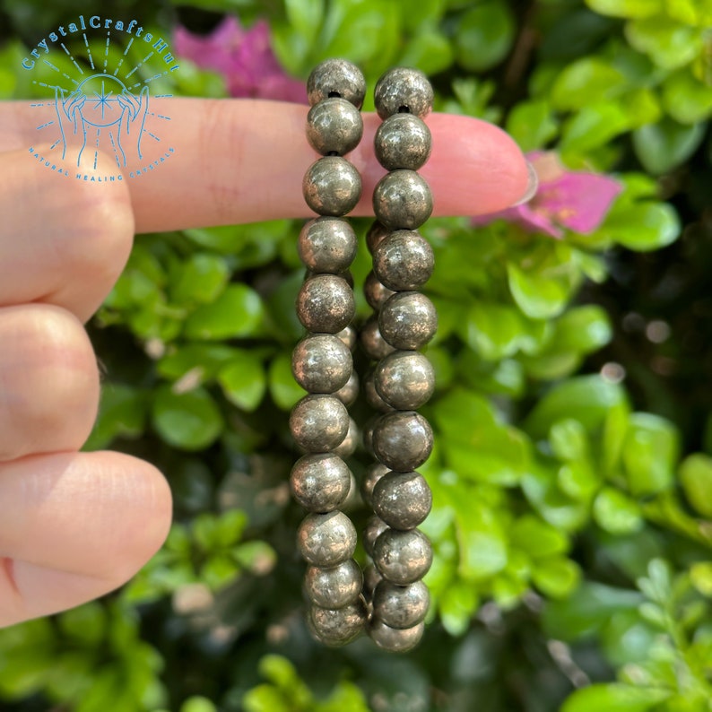 Naturligt pyritarmband, 8 mm ädelstenspärlor, minimalistiskt stretchigt yogaarmband, skyddande sten bild 9