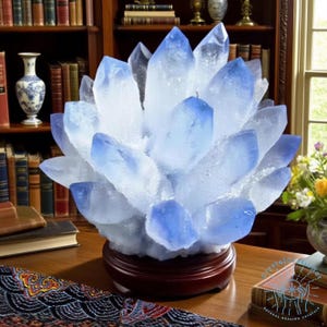 Raro cluster di quarzo blu grezzo, fiore, geode grezza, cluster di quarzo, cristallo di rocca, collezione di decorazioni per la casa, torre di cristallo, regalo di cristallo