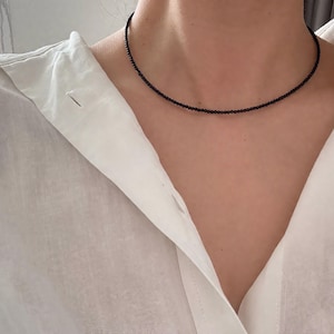AAA + Obsidian Stein Zarte Halskette 2 MM Kleine Schwarze Edelstein Perlen Zierliche Choker Natürliche Schwarze Obsidian Minimalist Choker Kristall Geschenk Bild 2