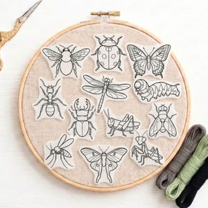 Insektshandbroderimönster Stick and Stitch PDF, 12 designer, insektsstabilisatoröverföring