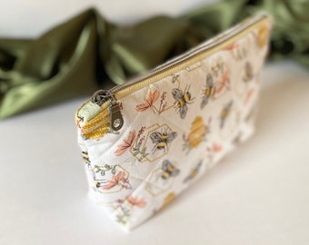 Small fabric zipper bag, quilted cosmetic bag, bee print bag, makeup bag gift