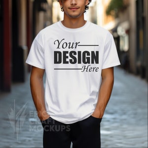 Könnte beinhalten: Weißes T-Shirt mit dem Aufdruck "Your Design Here" auf der Vorderseite.