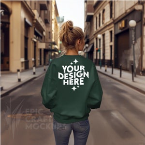 Forest Gildan 18000 Mockup Felpa Donna, POD G18000 Maglione Mock Up Modello Urban Street Casual Mock-Up Modello Inverno Autunno