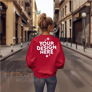 Antique Cherry Red Gildan 18000 Mockup Felpa Donna, POD G18000 Maglione Mock Up Modello Urban Street Casual Mock-Up Modello Inverno Autunno