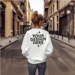 Felpa Mockup Gildan 18000 bianca Donna, POD G18000 Maglione Mock Up Modello Urban Street Casual Mock-Up Modello Inverno Autunno