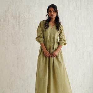 オーガニックコットンのミディ丈ワンピース、ゆったりとしたコテージコアワンピース、ソフトギャザーのゆったりとしたワンピース、快適なフィット感、ボヘミアンチュニック、リラックスしたサマーワンピース（プラスサイズ）