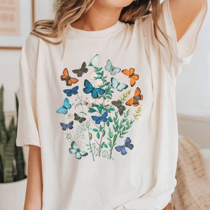 Butterfly and Floral Shirt, Butterfly T-Shirt, Butterfly Graphic Shirt, Gift For Her, Flowers Gift T-Shirt, Botanical Tee, Butterfly Gift