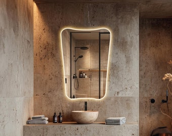 Asymmetrischer LED-Badezimmerspiegel, moderner beleuchteter Wandspiegel