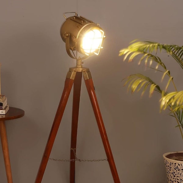 Lampe sur pied Mirabelle sur trépied en bois pour la maison, le salon, la chambre, le bureau et un cadeau (tête ronde (noyer et antiquité)