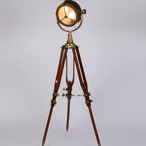 Vintage Metal and Wooden Tripod Spotlight Floor Lamp for Living Room Bedroom Room Hotel Restaurant colour:walnut and gold ,71D71W180 CM zdjęcie 3