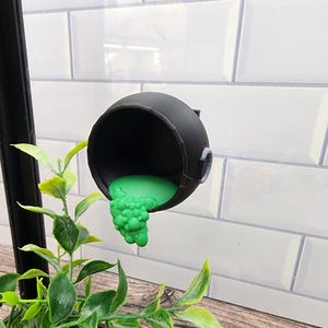 Potions Cauldron Hide, witchy enclosure, Jumping spider hide, spooky vibe decor, 3D printed enclosure decor, magnetic hide