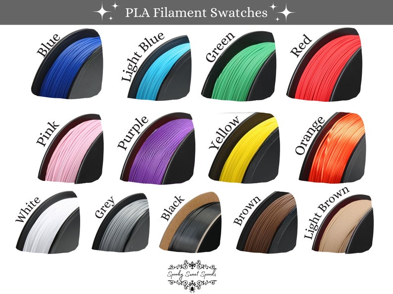 Puede incluir: Muestras de filamento PLA en varios colores, incluyendo azul, azul claro, verde, rojo, rosa, morado, amarillo, naranja, blanco, gris, negro, marr&oacute;n y marr&oacute;n claro.