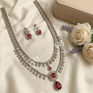 Rubinrött brudhalsbandset med örhängen, silverfärgade CZ-bröllopssmycken, rött kristallhalsband för brudtärnor