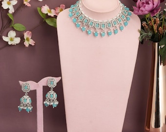 Conjunto de joyas azules de Bollywood: collar de plata, pendientes y tikka
