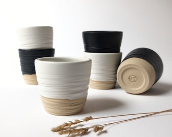 Espresso cup / 90 ml / 3 oz / Coffee tumbler / Black cup / White cup / Handmade cup / Gift for her / Gift for him /  Céramique artisanale