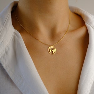 14k Solid Gold Earth Halskette • Zierlicher Globe Anhänger • Weltkarte Halskette • Reise-Liebhaber Geschenk • Umweltfreundlicher Schmuck • Minimalistische Charms