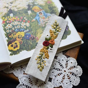 Embroidered Bookmark PDF Step by Step Tutorial: Roses & Wildflower ...