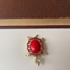 Vintage Red Cabochon Turtle Brooch Pendant – Dual Use Jewelry – Gold-Tone Estate Animal Pin w Emerald Eyes - Turtle Collector Pin - Turtle