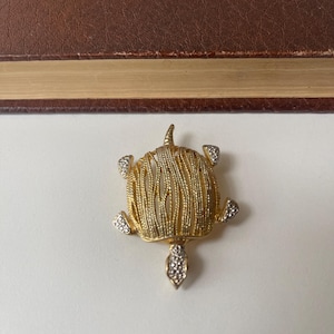 Vintage Capri-Style Turtle Brooch – Gold Textured Shell with Rhinestone Head & Feet – Figural Mid-Century Pin - Turtle Collector