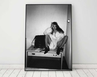 Kate Moss Poster, Fashion Wall Art, Kate Moss print, Kate Moss wall art, Black and White poster, aesthetic posters, retro poster