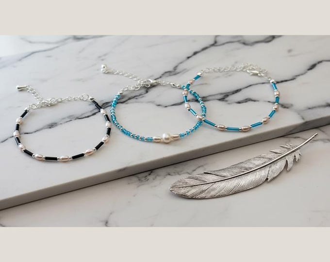 Elegant 3-piece bead set: freshwater pearls & glass beads in blue/black. Handmade set.