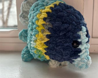 魚のぬいぐるみ – 手編みのあみぐるみ海の生き物｜ベビーギフト｜子供部屋の装飾｜
