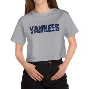 Yankees Cropped T-Shirt, Yankees Shirt, Odzież damska Yankees, Prezent dla niej, New York Yankees, Prezent z Nowego Jorku, New York Baseball, Dzień gry