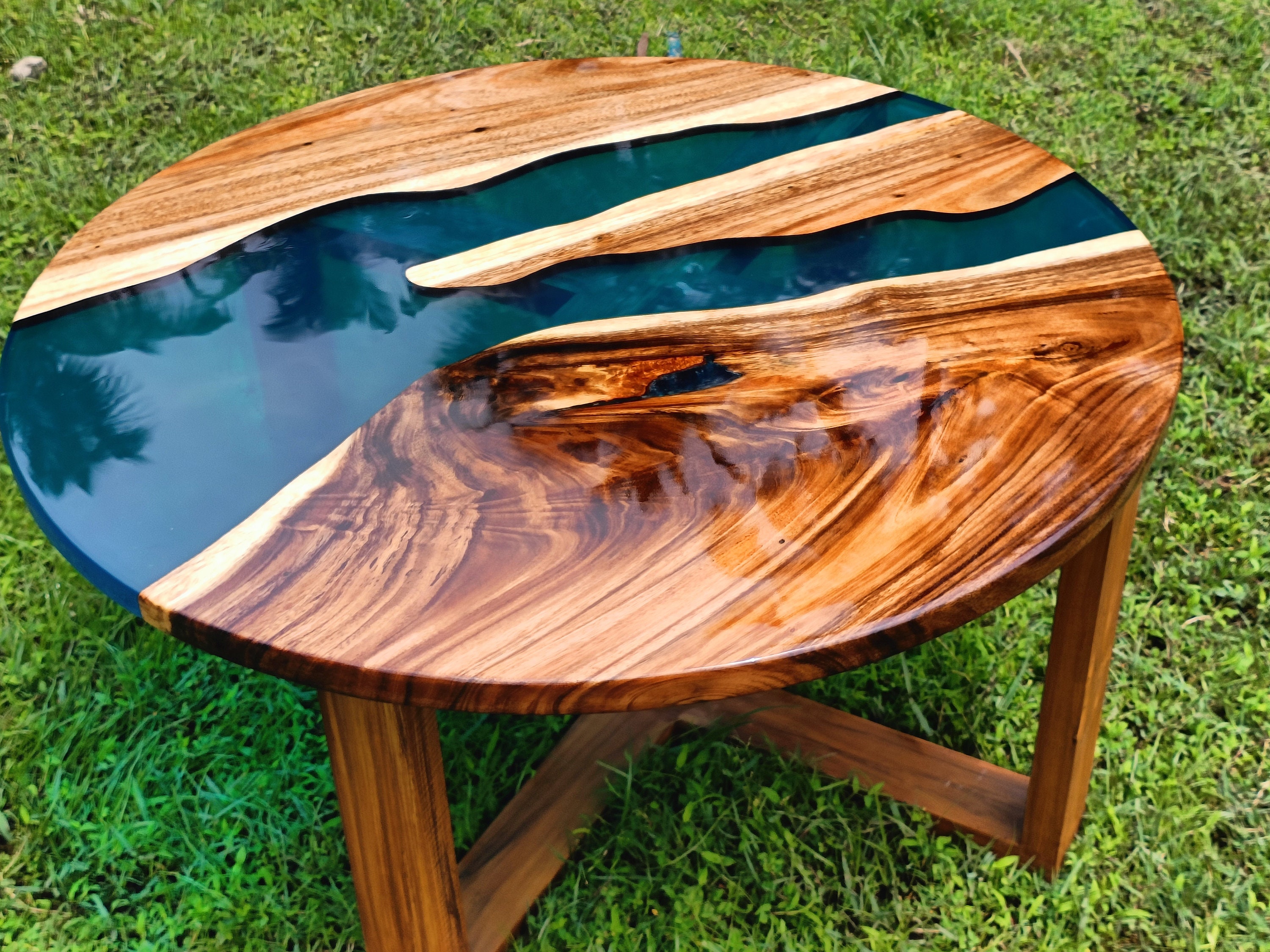 Ocean Resin Coffee Table, Epoxy Round Table, Epoxy Wave Effect, Epoxy Table,  Live Edge Coffee Table, Round Resin Coffee Table, Ocean Decor 