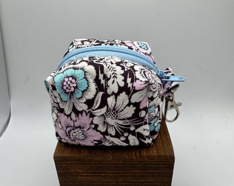 Itty bitty boxy bag