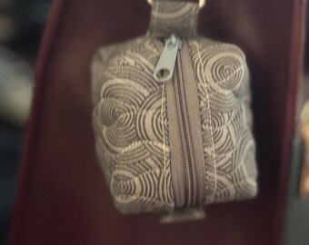 Itty bitty boxy bag