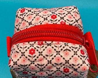 Itty bitty boxy bag